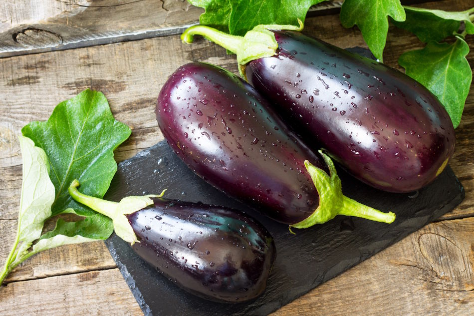 Aubergine - Origine Espagne / Cucumber - origin Spain Image